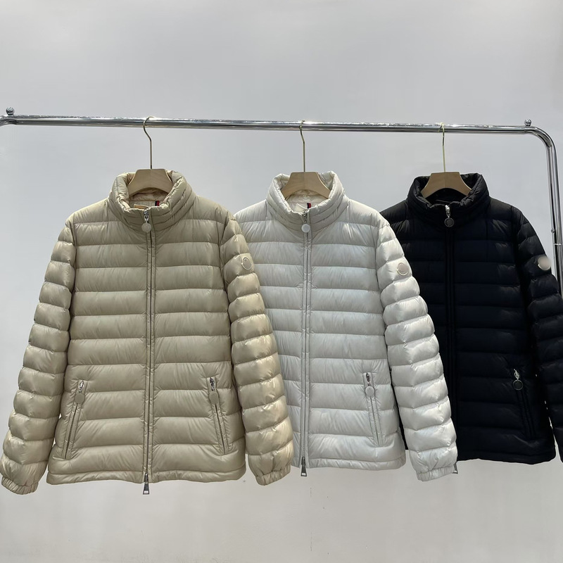 Autumn and Winter New Women's Stand Collar Portable Versatile Simple Solid Color Sports Casual Stand Collar Lightweight down Jacket 360