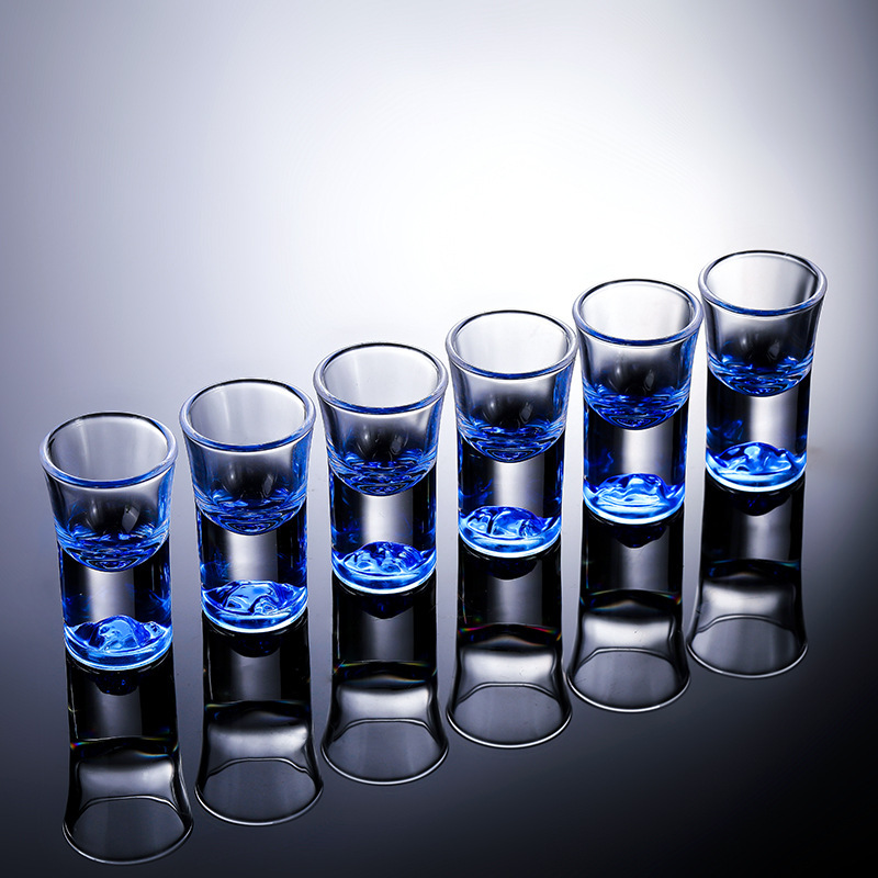 Fábrica directa de vinos de montaña azul conjunto de vidrio de cristal de lujo ligero casero tazas de vino con soporte de tazas de bambú