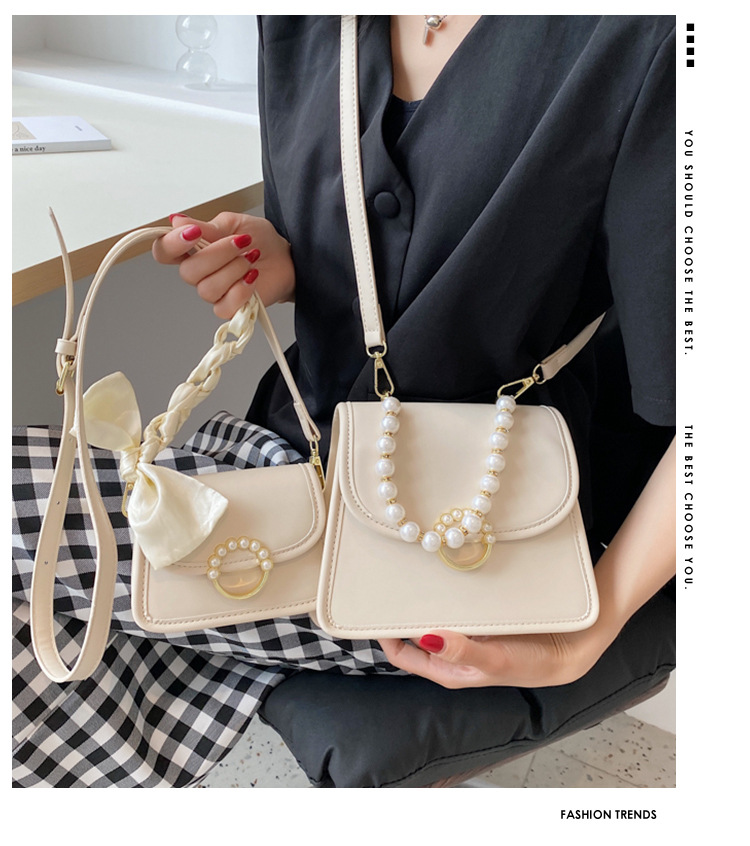 Wholesale Accessories Geometric Pearl Chain Messenger Bag Nihaojewelry display picture 1