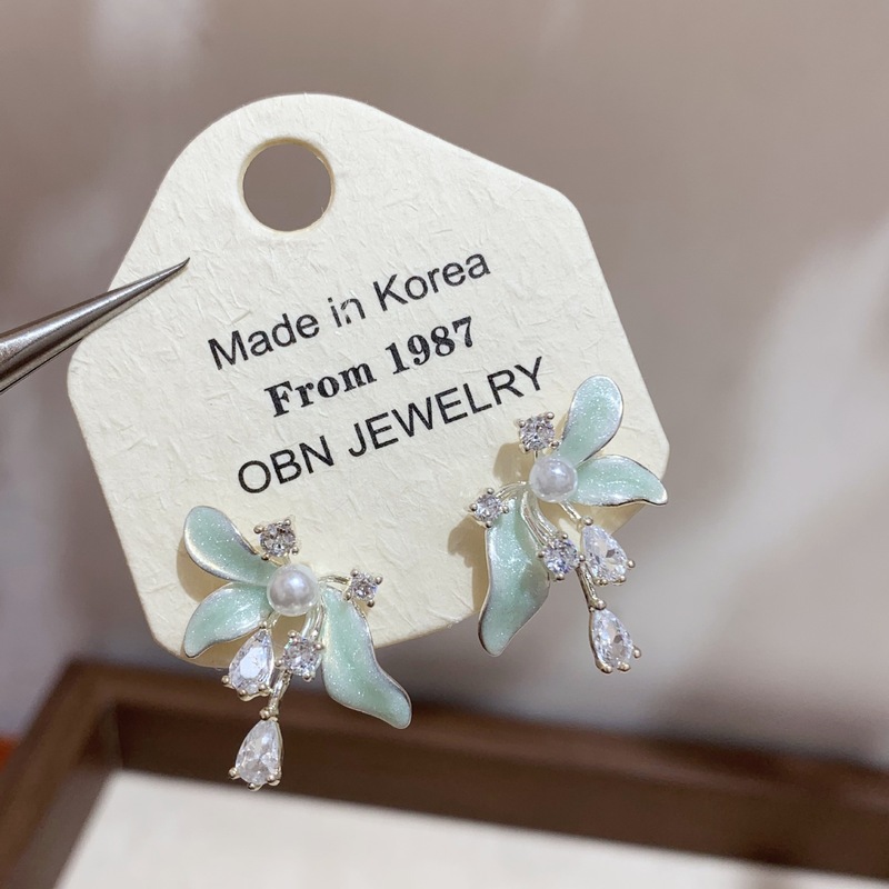 INS风锆石花蕊珍珠花瓣耳环时尚大气搭配饰品女温柔港风耳环耳饰|undefined