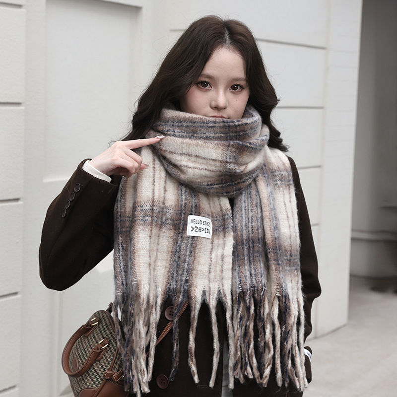 Schal für Herbst- und Winterfrauen mit einem Gefühl von Luxus 2024 Neues Seepferdchenfellgitter Koreanische Version Paarschal_voghion.com