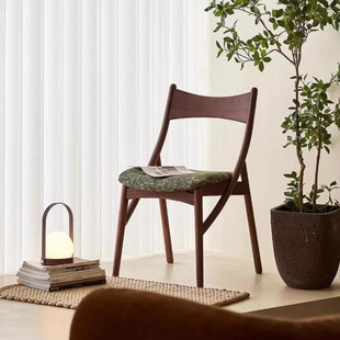 Light luxury medieval retro chairs for home use solid wood dining chair Nordic backrest chair simple designer cat ear chair