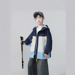 男の子と女の子の新しいルーズジッパージャケット 2025 秋カラーブロック韓国スタイル防風屋外フード付きジャケット