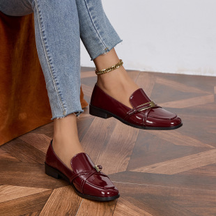 Patent Leather Retro Loafers for Women 2025 New Fashion Casual Versatile Patent Leather Square Toe Small Leather Shoes for Women Foreign Trade Cross-Border
