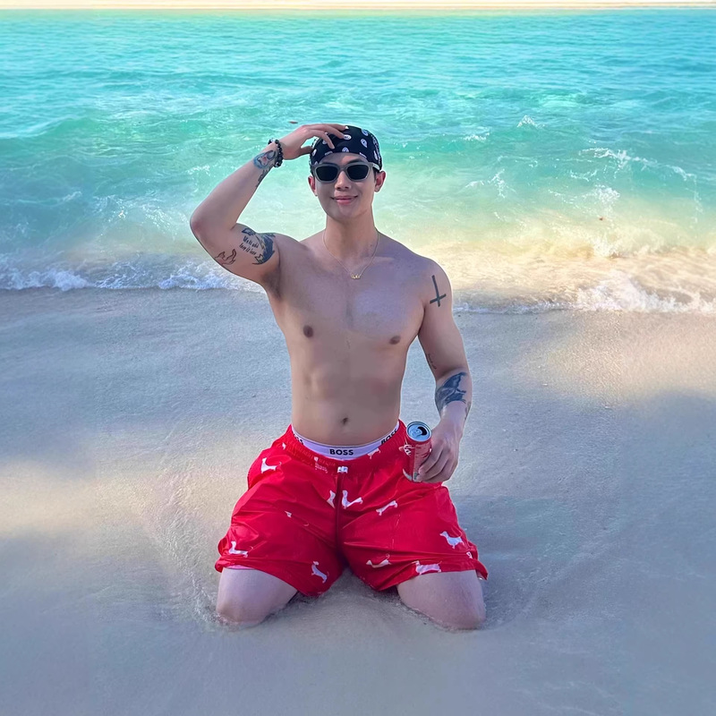Dachshund print drawstring elastic waist beach shorts for men, loose, breathable, quick-drying, casual knee-length shorts for outdoor wear