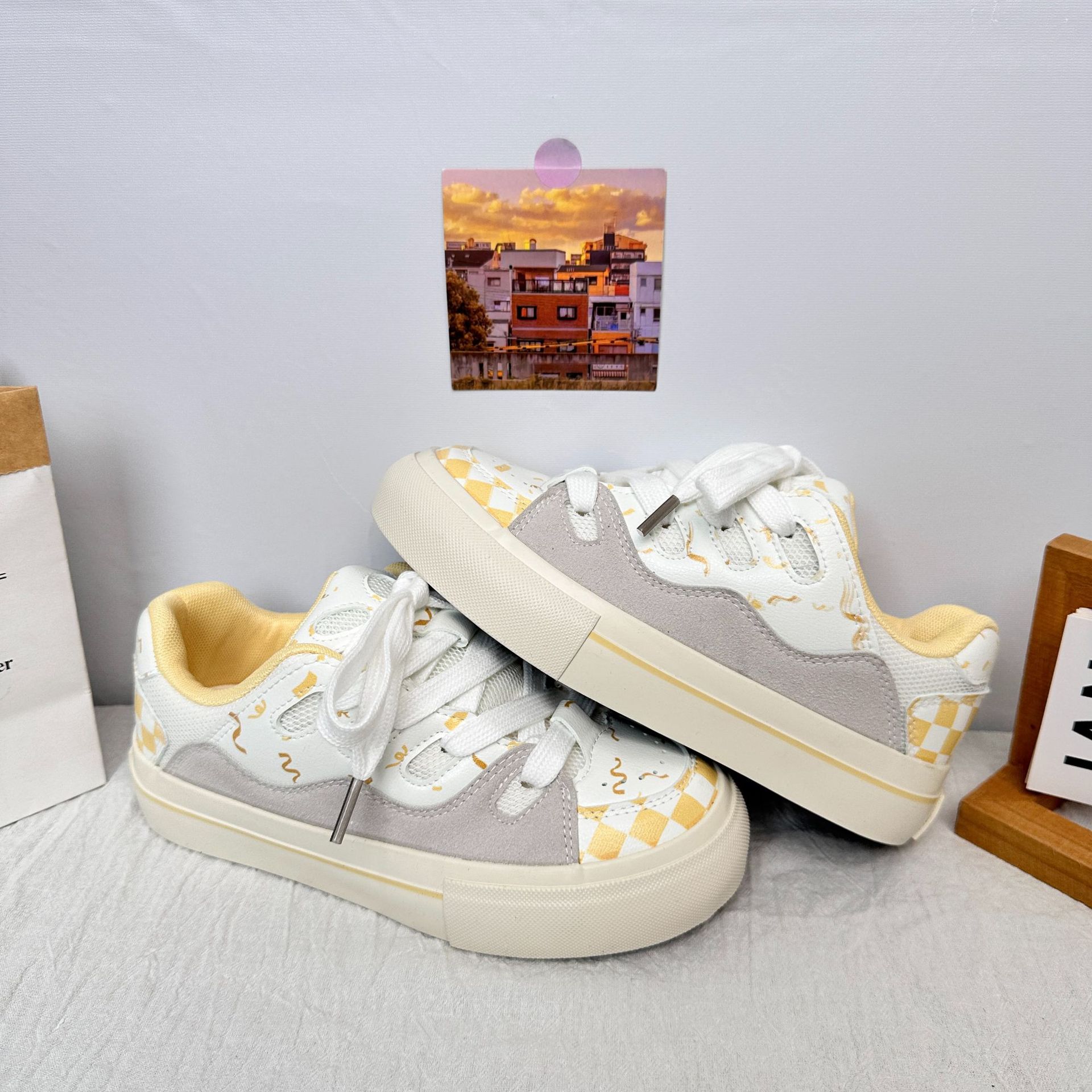 Zapatos de pan de onda lejana, arándano blanco, combinación de colores inteligente, zapatos de lona de moda de todo fósforo, zapatos de skate de moda nacional de corte bajo retro