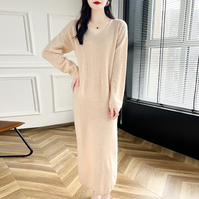 Autumn and winter 2024 new pure wool V-neck knitted dress women's long sleeve high waist solid color loose long skirt