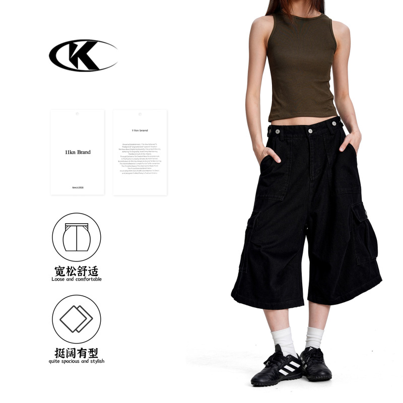 11Kn American Retro Style Large Pocket Cargo Shorts for Men and Women with Adjustable Waistband Design, Loose Casual Wide-Leg Shorts