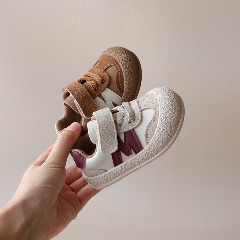Children's non-slip shoes for early age