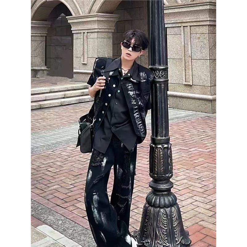 American Retro Design Graffiti Vest Suit for Men, New Summer Style, Loose Casual Sleeveless Jacket, Denim Trousers American Retro Design Graffiti Vest Suit for Men, New Summer Style, Loose Casual Sleeveless Jacket, Denim Trousers