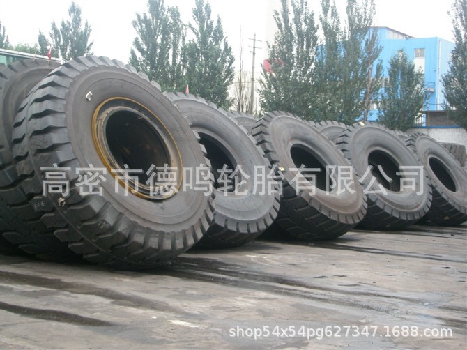 Suministro de maquinaria de Ingeniería de la antorcha neumático 36.00-51 neumático de camión volquete