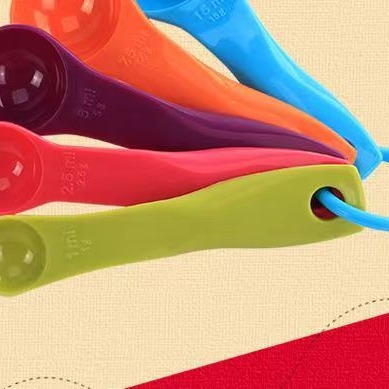 Herramientas de horneado DIY pastel horneado cuchara de leche en polvo con escala de cinco piezas de plástico colorido
