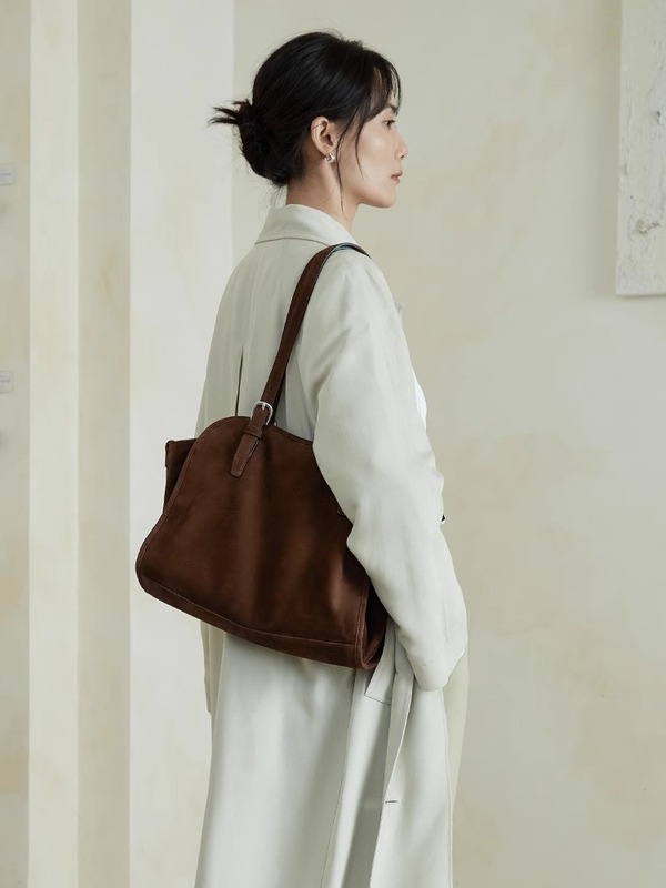 Qiu Zhen 植物タンニンなめし (ヌバックレザー) インゴット ボウリングバッグ ショルダー クロスボディ レイジー スタイル ハイエンド 通勤バッグ 女性用|undefined