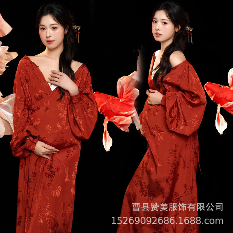 New Model of Studio Photography Dress in New Chinese Retro Style with a Cool and Elegant Red Color, Suitable for Maternity Photoshoots and Pregnant Women