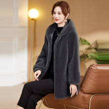 �����ﶬ�b��ˮ���q����Ů������Ů�b��������Ƥëһ�w��ů����Ů