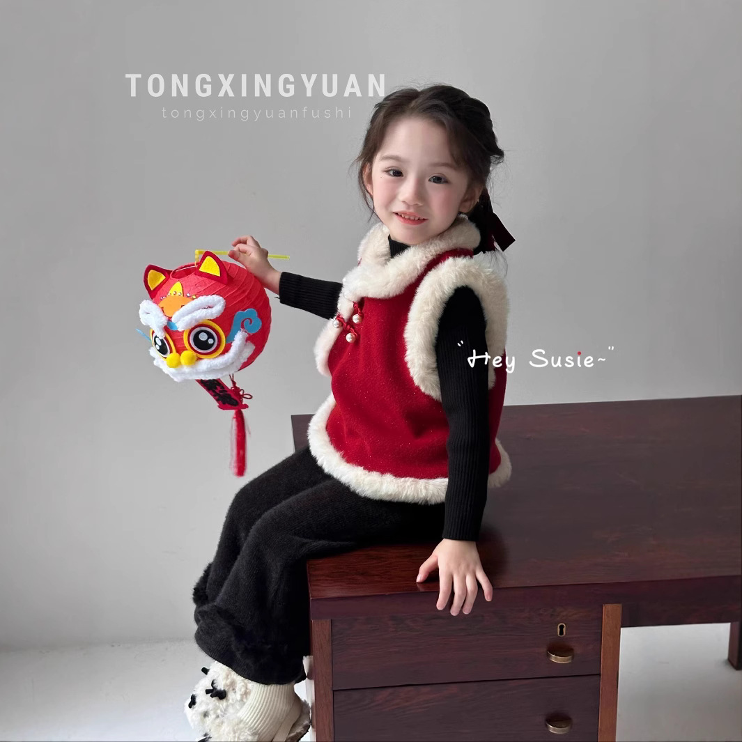 Estrella infantil disco de botón de vello nuevo chaleco rojo chino con mangas de lana para celebrar el invierno 2025 ropa de Año Nuevo