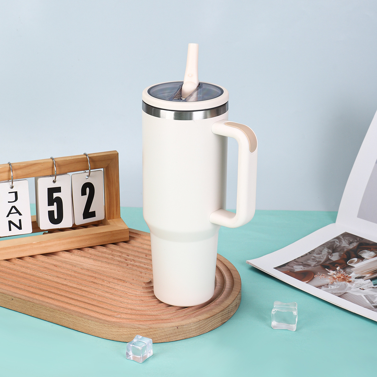 Double-walled Vacuum Insulated Straw Cup 40oz Large Capacity_voghion.com
