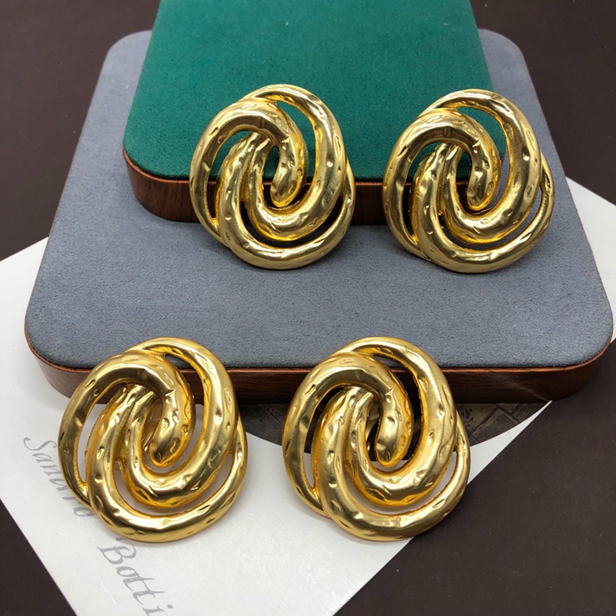 1 Pair Retro Geometric Plating Alloy Gold Plated Ear Studs display picture 1