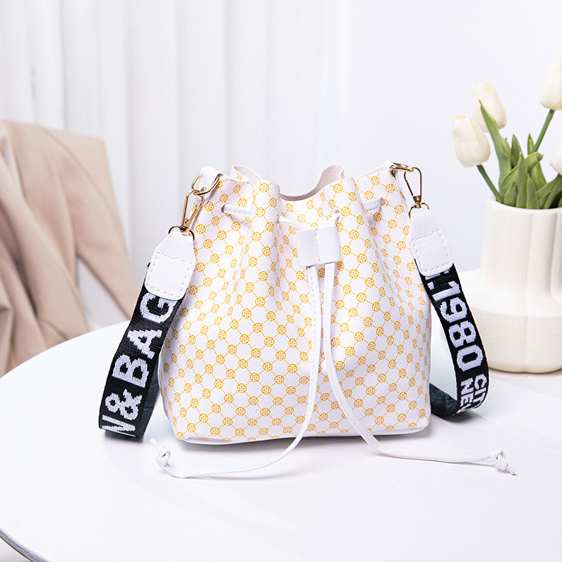 2022 verano nuevo bolso de hombro de moda de mujer bolsa de cubo de flores casuales bolsa de mujer comercio exterior transfronterizo bolsa de mujer bolsa al por mayor