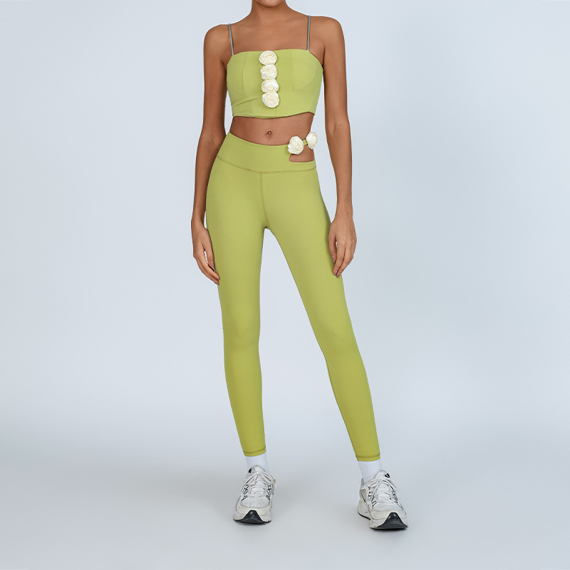 Traje de yoga, flores tridimensionales para mujer, almohadillas para el pecho, tirantes deportivos y de fitness, pantalones de nueve puntos de secado rápido huecos de cintura alta, traje de dos piezas