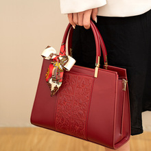 维尼奥国风刺绣红色包包大容量手提包新娘结婚包中年女士妈妈直销