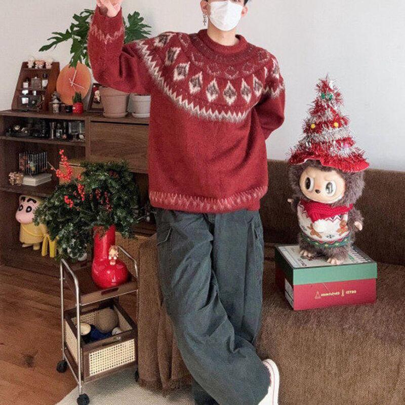 French Fair Isle diamond-patterned sweater, creating a Christmas atmosphere, men's winter warm and stylish knitwear with a relaxed, round neckline French Fair Isle diamond-patterned sweater, creating a Christmas atmosphere, men's winter warm and stylish knitwear with a relaxed, round neckline