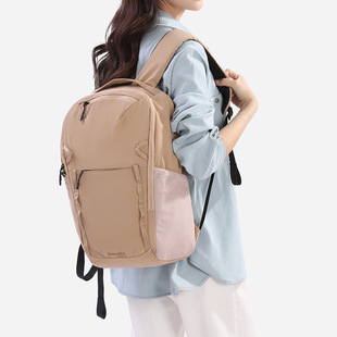 ���z�q�r���p���Ů�������e�p�㱳������;���а����sͨ����X��