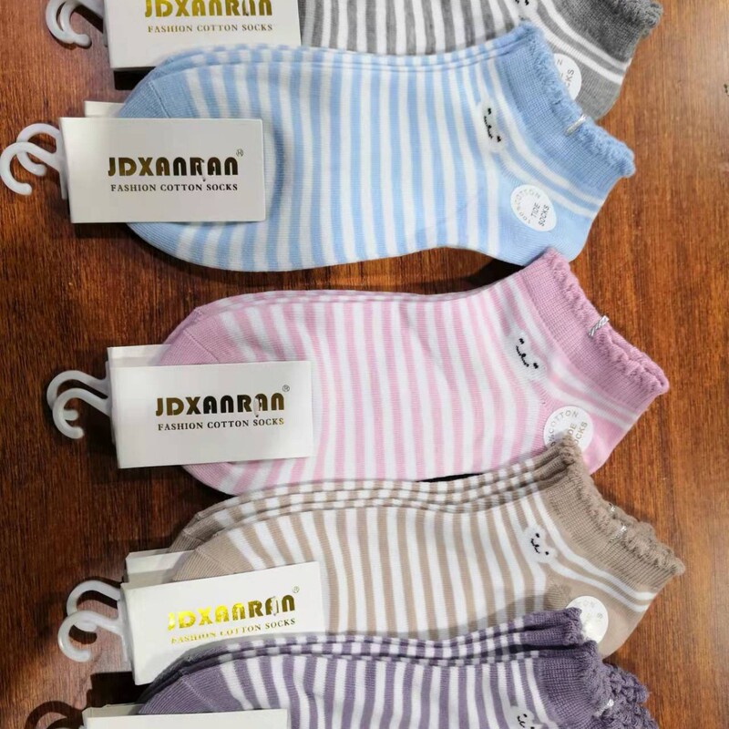 Half-Price Genuine Clearance Price Spring/Summer Women's Low-Waist Flat Thin Colored Cotton No-Show Socks, Fashionable and Simple, High-Volume Sale, Anti-Friction Half-Price Genuine Clearance Price Spring/Summer Women's Low-Waist Flat Thin Colored Cotton No-Show Socks, Fashionable and Simple, High-Volume Sale, Anti-Friction