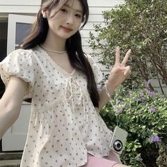 韓国の優しいスタイルの V ネックレトロレーススプライシングシャツ女性の夏の新しいパフスリーブルーズベビードールシャツトップ