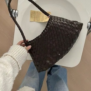 2025 New Summer Niche Design Woven Bag Large Capacity French Sailing Bag Lazy Vacation Shoulder Armpit Bag