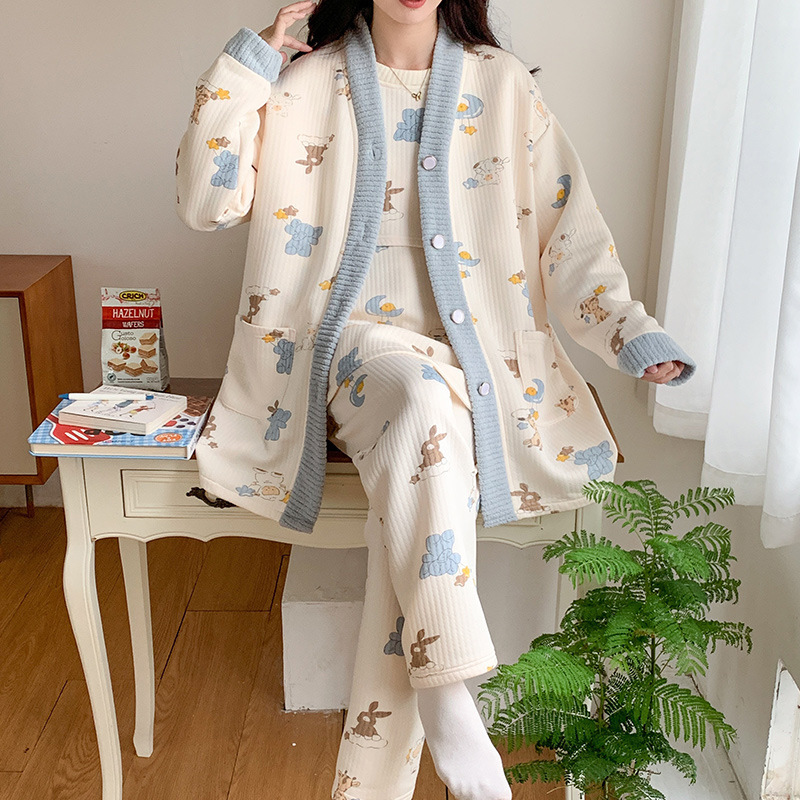 New Autumn and Winter Air Cotton Moon Clothing Three-piece Postpartum Breastfeeding Clothes Pregnant Women's Pajamas Sandwich Cardigan During Pregnancy New Autumn and Winter Air Cotton Moon Clothing Three-piece Postpartum Breastfeeding Clothes Pregnant Women's Pajamas Sandwich Cardigan During Pregnancy