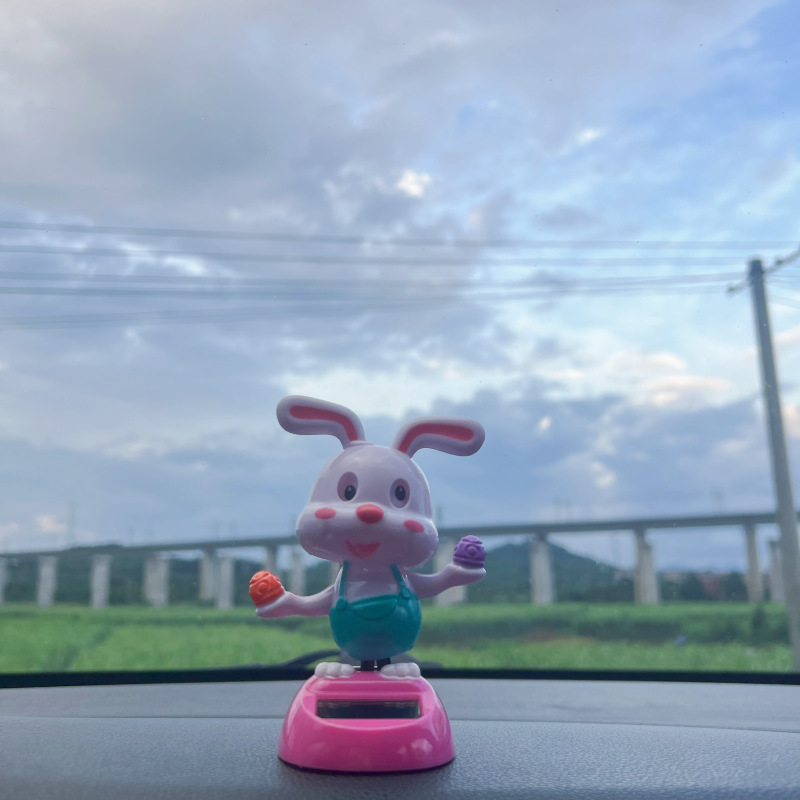 太阳能自动摇摆太阳花耳朵兔子车内装饰品办公摆设汽车摆件车饰便宜汽车装饰详情9
