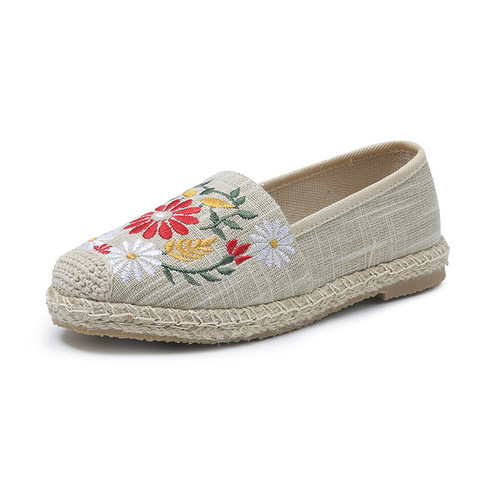 Old Beijing embroidered shoes with Hanfu spring and autumn women's ethnic style women's shoes flat shallow mouth breathable fisherman's shoes espadrilles