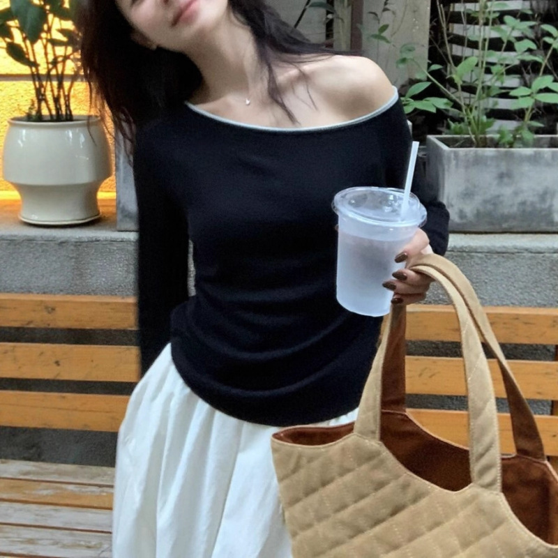 Hers One Scoop Sweet Contrast Color Sloping Shoulder Black Sweater Women's 2025 Autumn Slim Fit Top Hers One Scoop Sweet Contrast Color Sloping Shoulder Black Sweater Women's 2025 Autumn Slim Fit Top