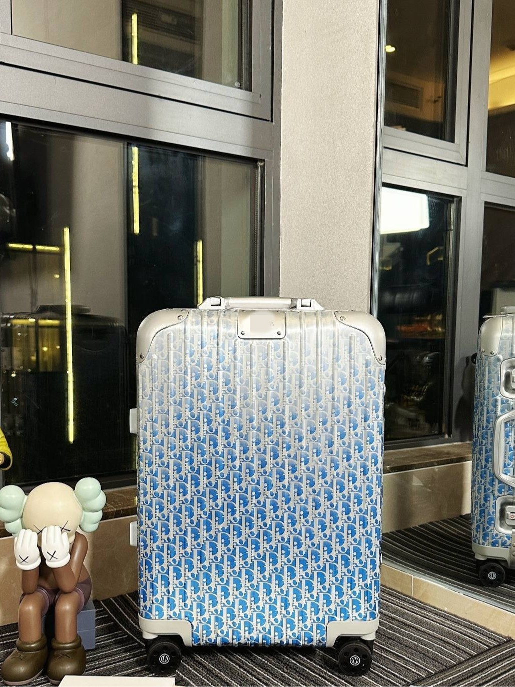 La Caja de facturación de trunk conjunta de Zimmer CD se desvanece y el grabado azul de la cerradura TSA de aleación de aluminio y magnesio de flores antiguas viaja a gran capacidad.