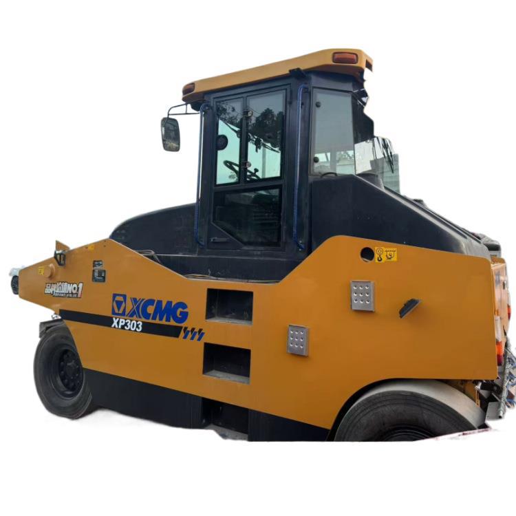 rodillo de carretera de segunda mano XCMG XP303KS rueda de goma delantera cuatro trasera cinco 30 toneladas rodillo de asfalto tipo neumático