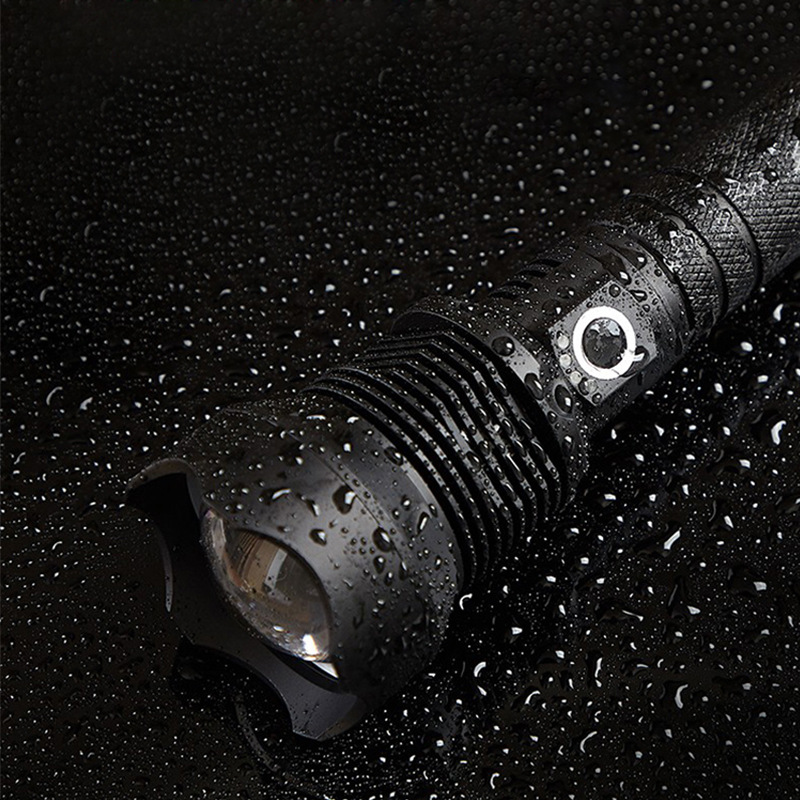 Venta al por mayor transfronteriza P50 linterna de luz fuerte LED zoom telescópico USB de carga al aire libre Monitor linterna Pantalla de energía