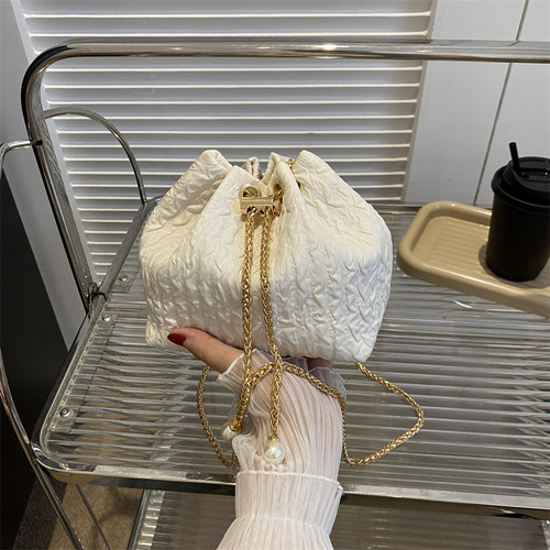 Gentle, fashionable and simple drawstring small bag for women 2023 summer new style single shoulder crossbody bag temperament bucket bag for women