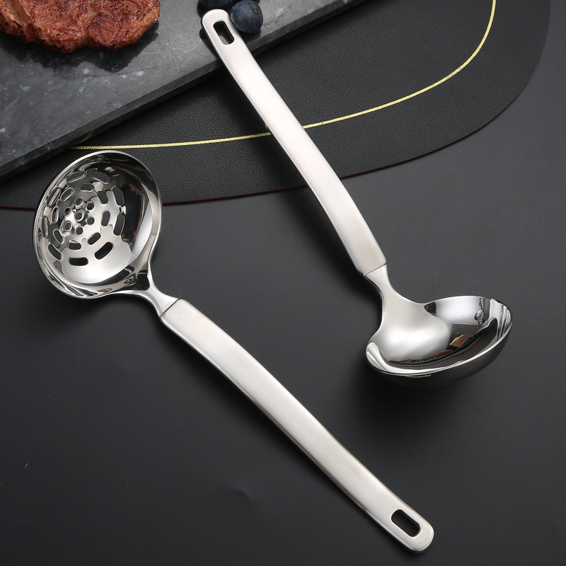 304 stainless steel soup spoon bowl household hot pot scoop long handle divided public spoon soup spoon with hook wholesale