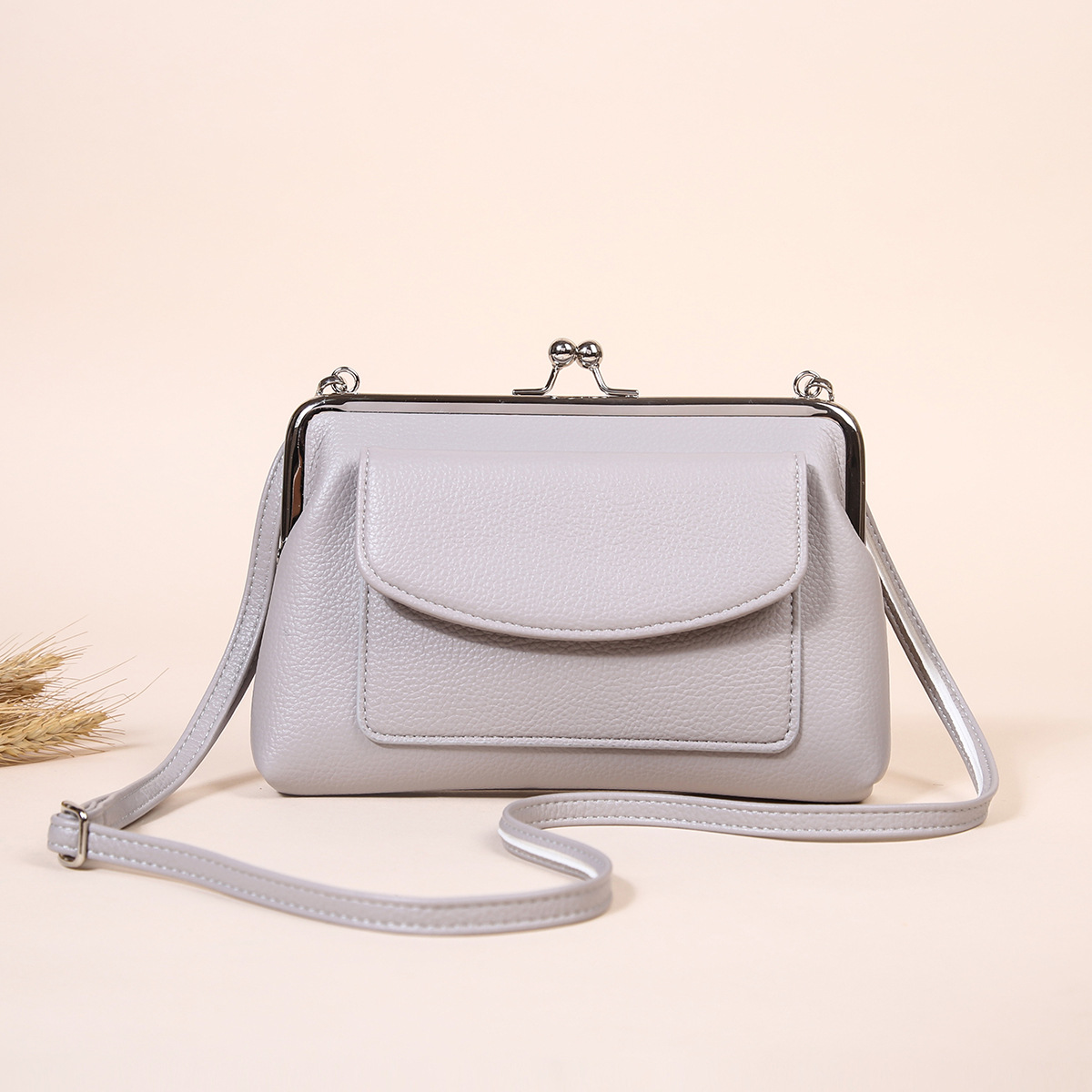 Bolso de hombro femenino 2023 nuevo bolso de gran capacidad bolso de hombro femenino moda versátil diseño de sentido avanzado bolso de nicho