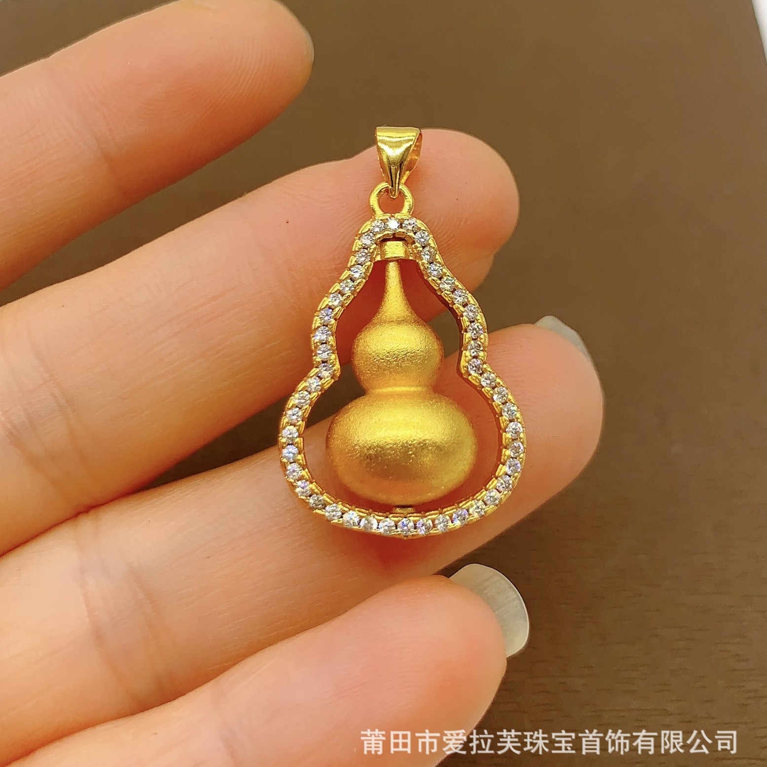 Brass gold-plated fashion Diamond gourd pendant women's niche design rotating pendant factory direct wholesale one piece