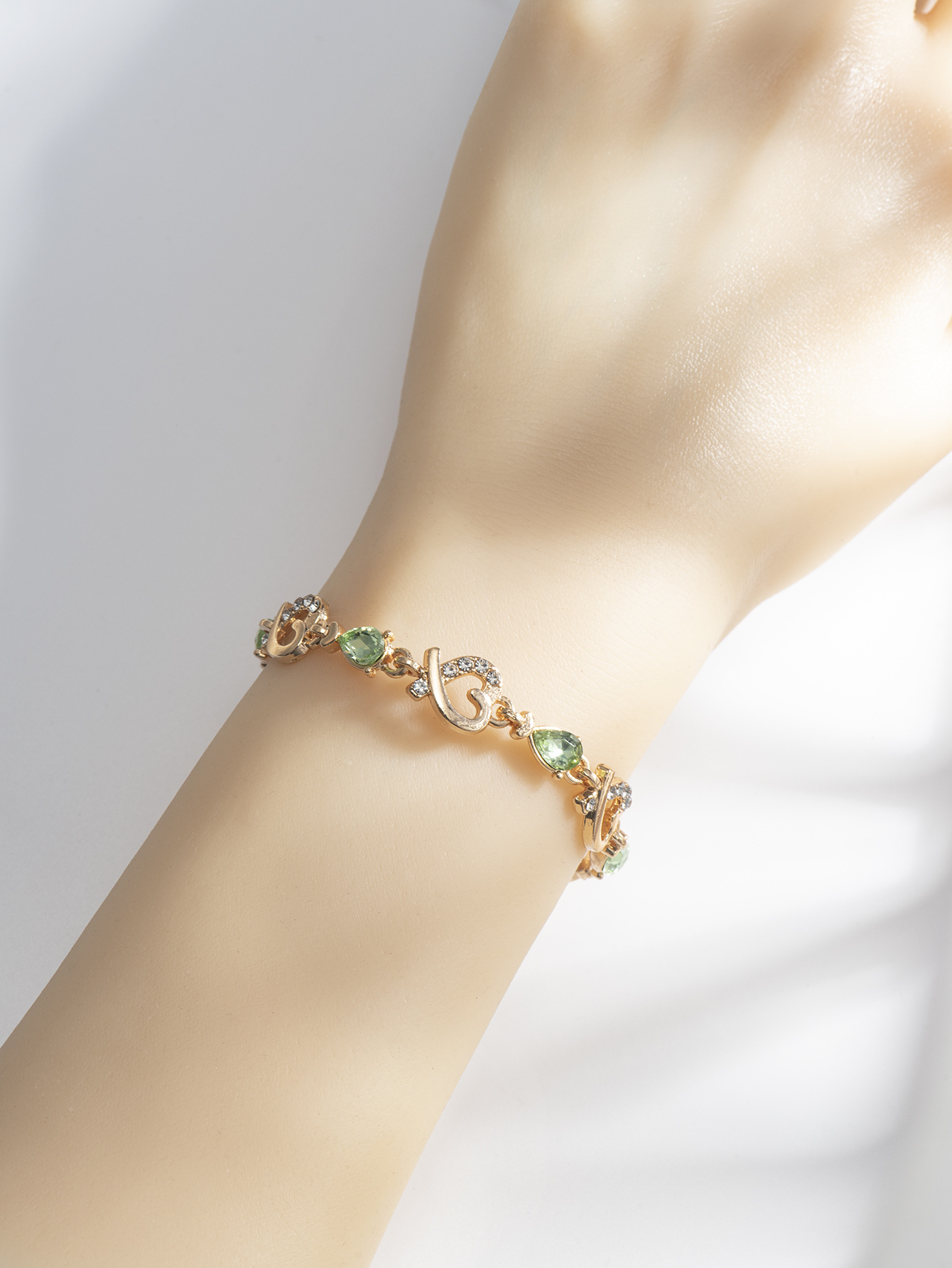 希音浅绿模特图