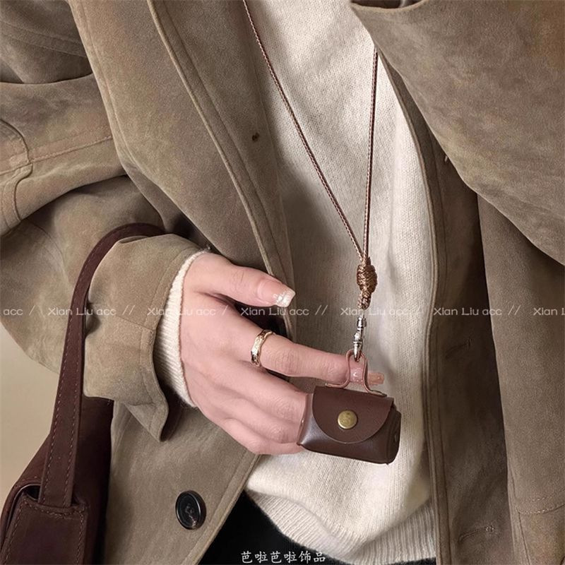 Brown small bag necklace