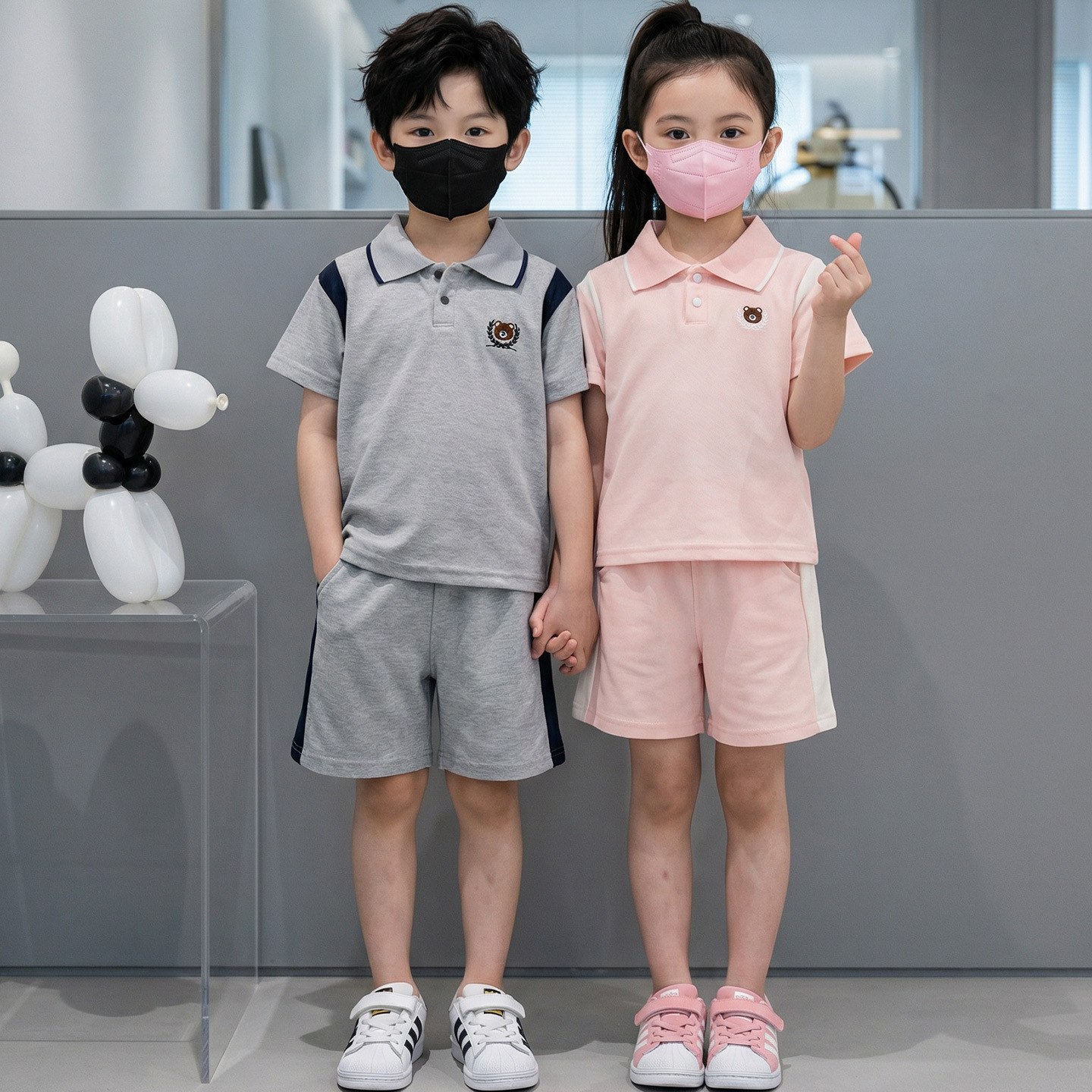 Set de mangas cortas para niños de verano nuevo polo para niños deportivo de dos piezas set de niños de verano pantalones cortos ropa infantil al por mayor image 3