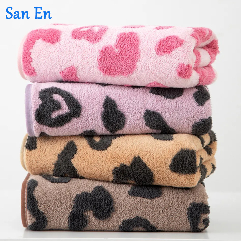 Leopard print oversized towel set, including bath towels and face towels, made of coral fleece, highly absorbent and quick-drying, for cross-border wholesale