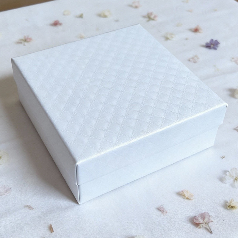 Fábrica de la joyería caja de regalo exquisita caja de regalo de cumpleaños bolso pulsera collar pulsera coche colgante caja al por mayor