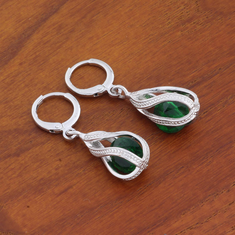 화이트 골드 에메랄드