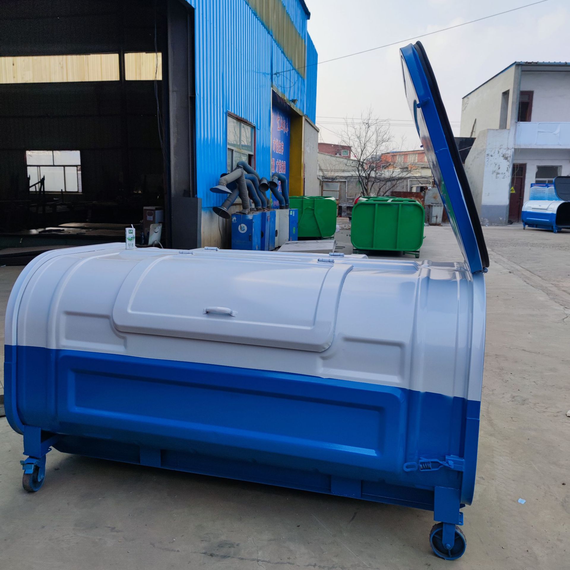 3方勾臂式垃圾箱 户外大型环卫铁皮车载式小区校园街道垃圾中转箱