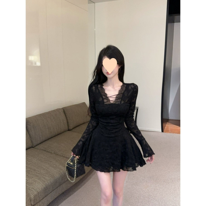 韩系纯欲风领长袖蕾丝连衣裙2025春季新款收腰显瘦字短裙女|undefined