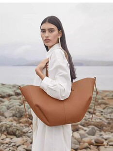 Leather extra large capacious bag, purse, (Physicals)